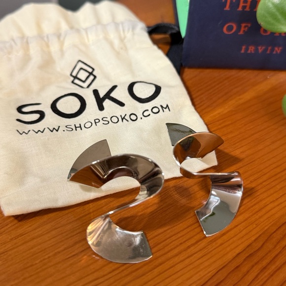 SOKO Jewelry - SOKO Maxi Twisted Sia Stud Earrings